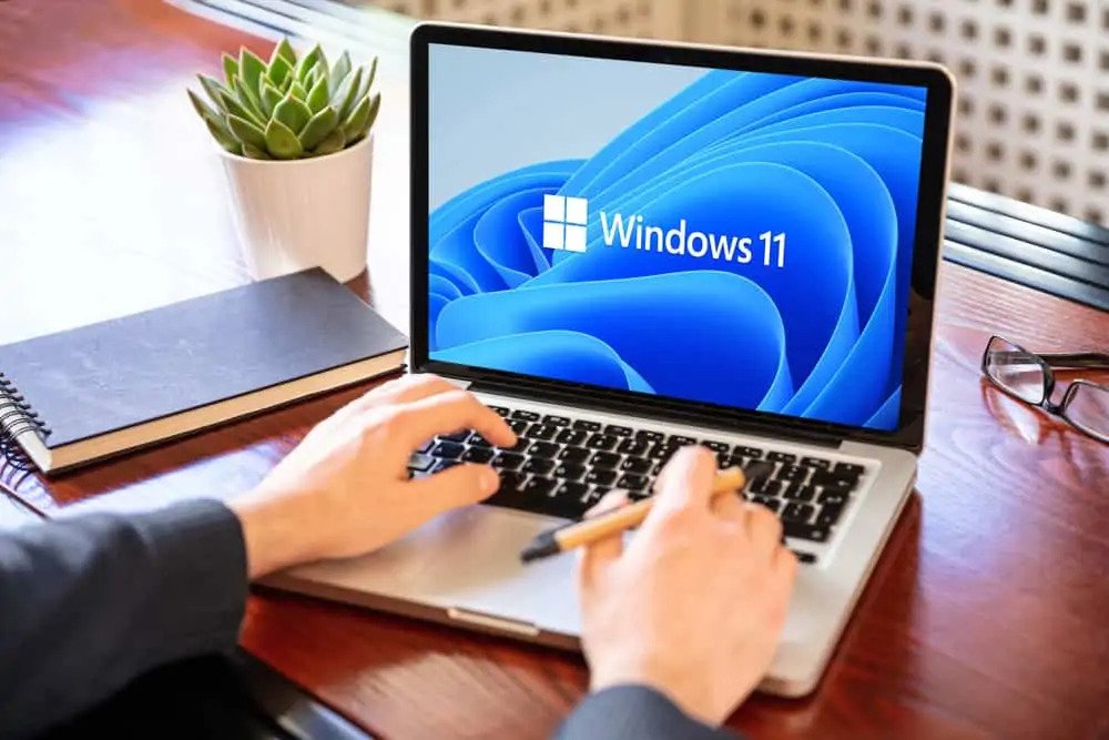Windows 11 installation on laptop